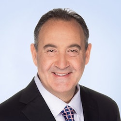 headshot of Jonathan Perlin